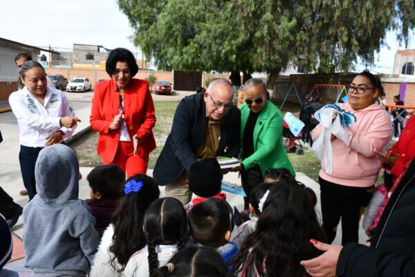 SEER ENTREGA JUEGOS INFANTILES EN APOYO A JARDÍN DE NIÑOS.