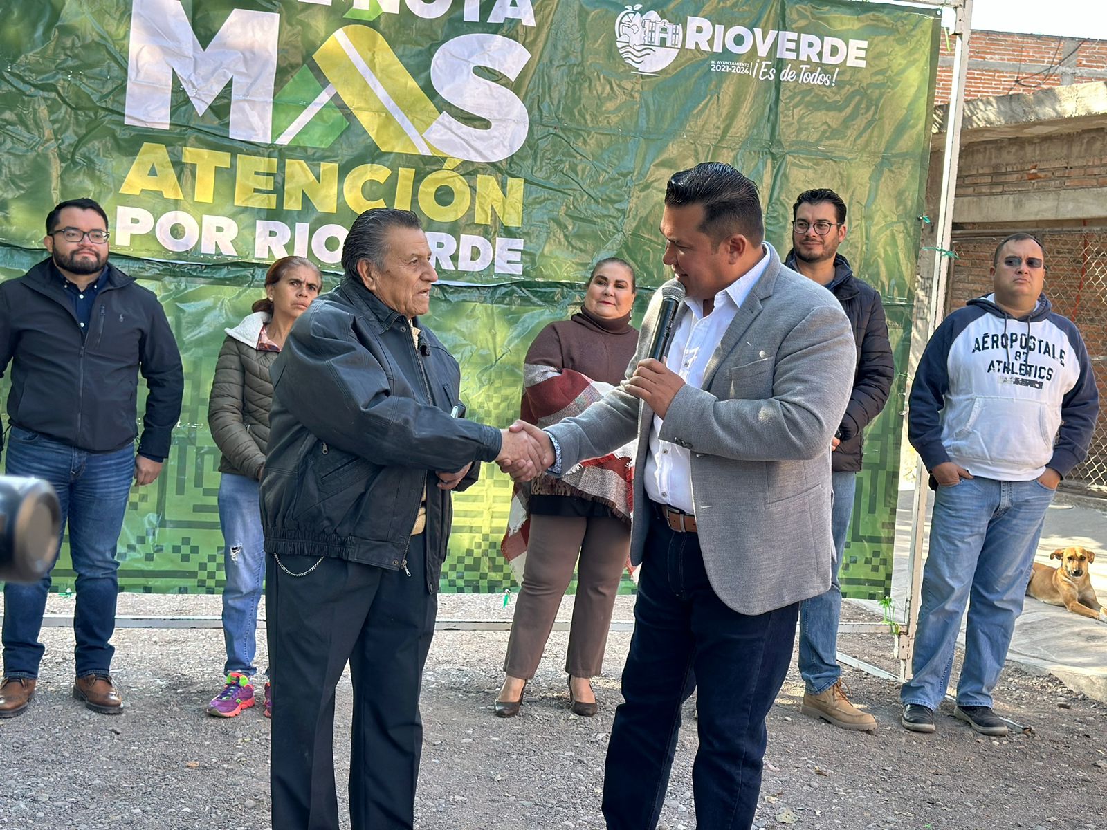 Inauguraron construcción de guarniciones, banquetas e instalación de alumbrado LED en calle prolongación de Juárez.