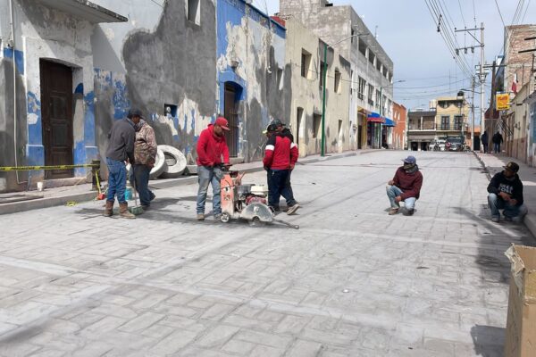 GOBIERNO AVANZA EN LA RECONSTRUCCIÓN DE CALLES EN VENADO.