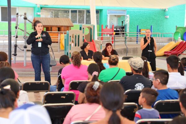 DIF ESTATAL SENSIBILIZA A MADRES DE NIÑAS Y NIÑOS CON DISCAPACIDAD AUDITIVA