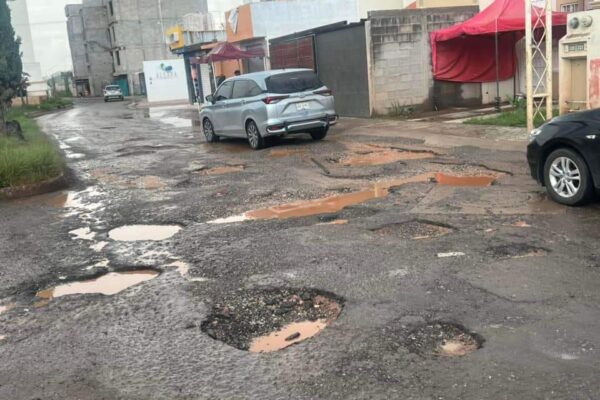 Lluvias dejaron minado al fraccionamiento Santa Bárbara en Villa de Pozos