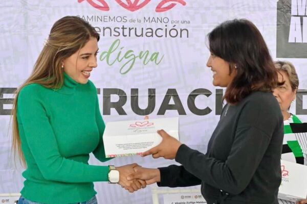 MUJERES RECIBEN MÁS APOYO DEL DIF ESTATAL CON KITS MENSTRUALES