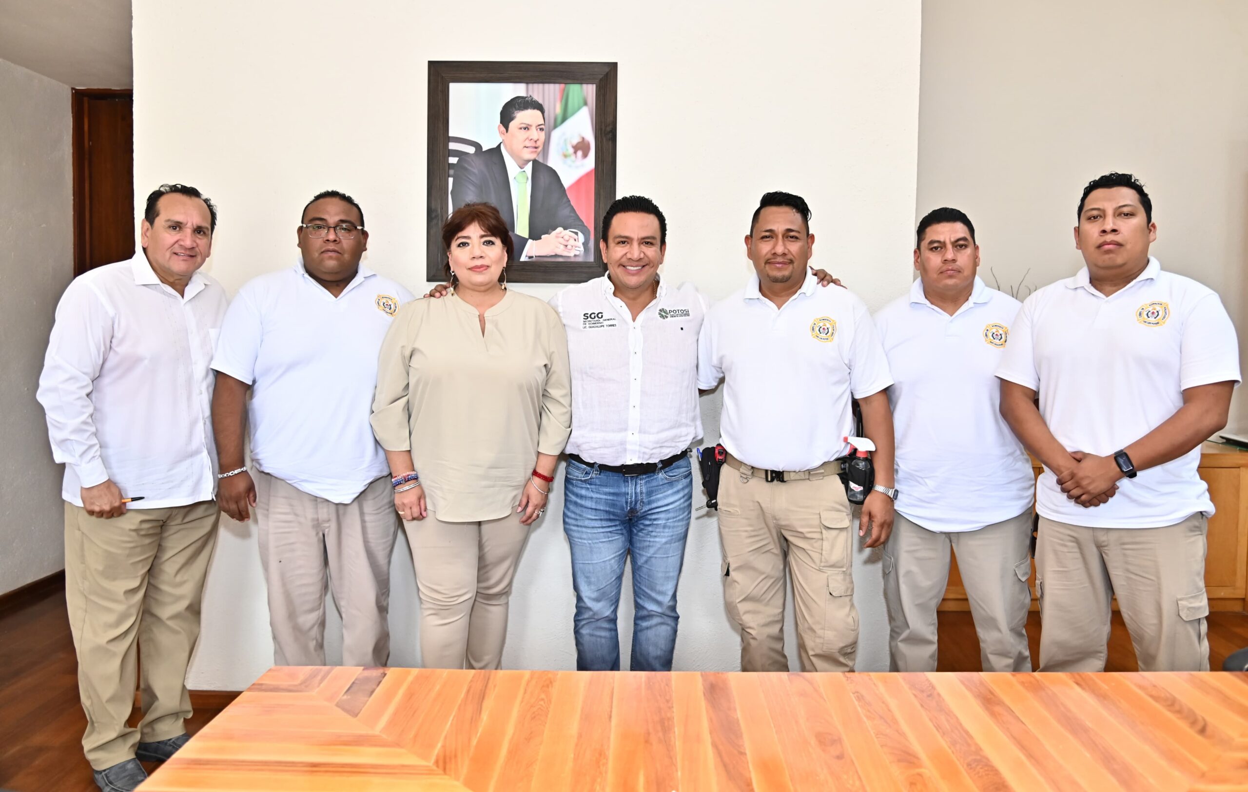 GOBIERNO ESTATAL Y BOMBEROS ACUERDAN MEJORES CONDICIONES LABORALES