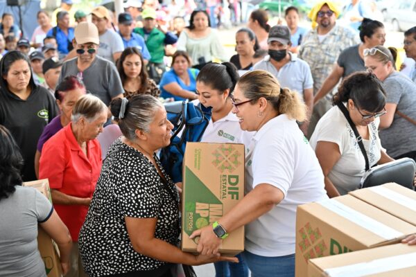 FAMILIAS AGRADECEN A RICARDO GALLARDO POR NUEVO PROGRAMA DE APOYO ALIMENTARIO