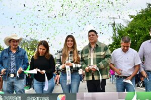 RICARDO GALLARDO ENTREGA MODERNO CAMINO A TAMBACA, EN TAMASOPO